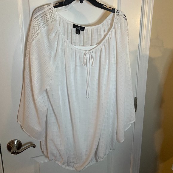 AGB Women's White Blouse - Picture 1 of 4